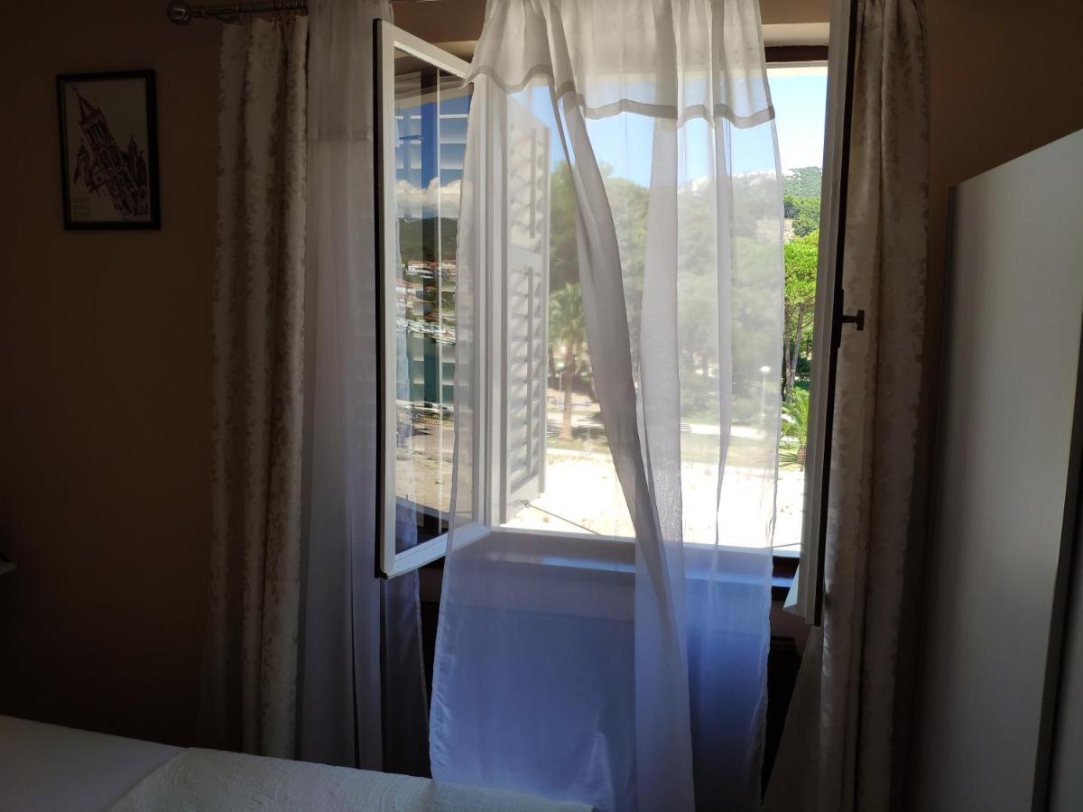 Rab-Centar Hotel Rab Town Luaran gambar
